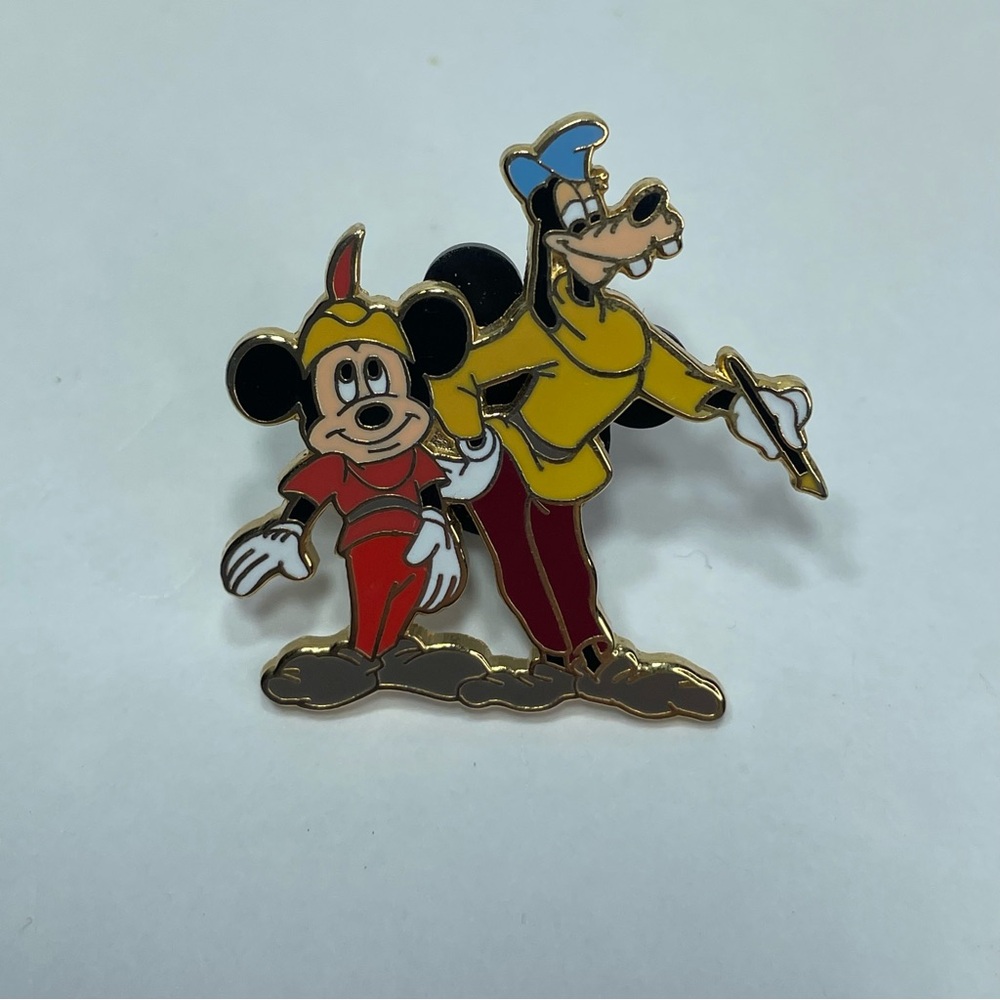 2008 Disney Mystery Pin Mickey Through The Years Fun & Fancy Free Mickey & Goofy
